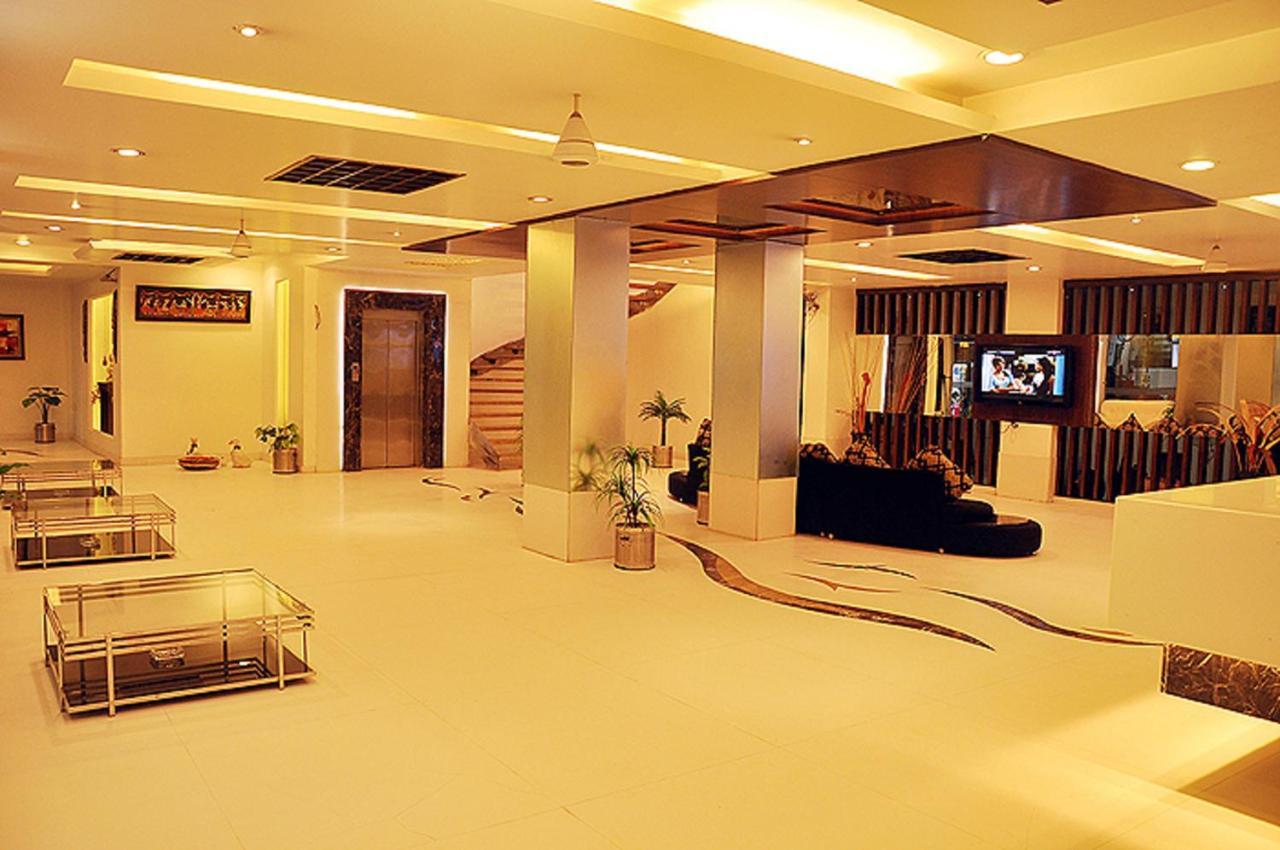 Hotel Sun International Nuova Delhi Esterno foto